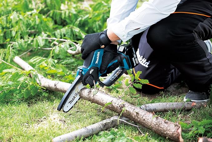 MAKITA Lithium Cordless Chainsaw 🪓